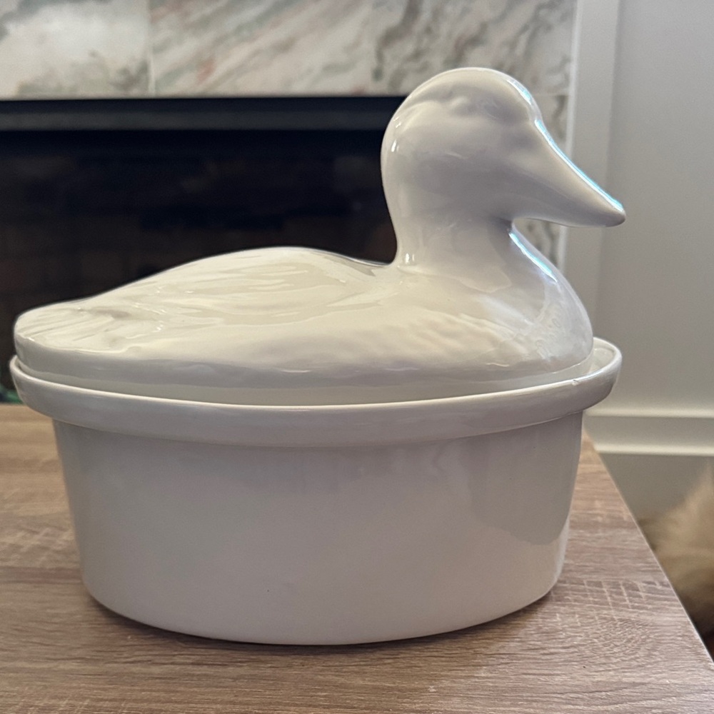Vintage Marsh Industries White Ceramic Duck Covered Dish